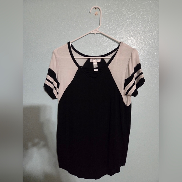 just be Tops - 👚3 for $13 Black and White Women's Top